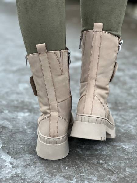 Bilde av BOOTS I SEMSKET SKINN - SAND